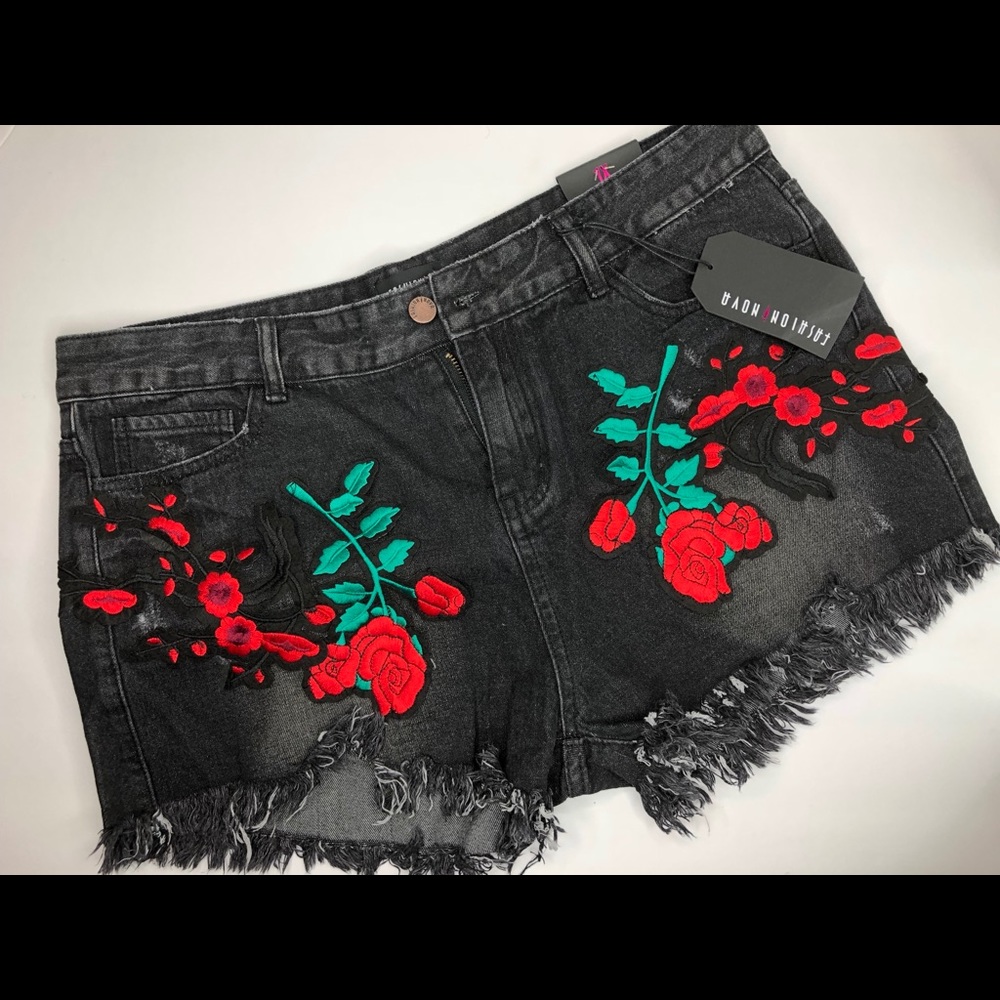 Fashion Nova denim flower embroidered shorts